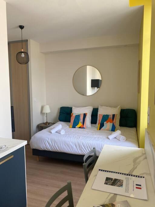 Superbe Studio Centre Ville * Clim * Wifi * Haut De Gamme * Angouleme Bagian luar foto