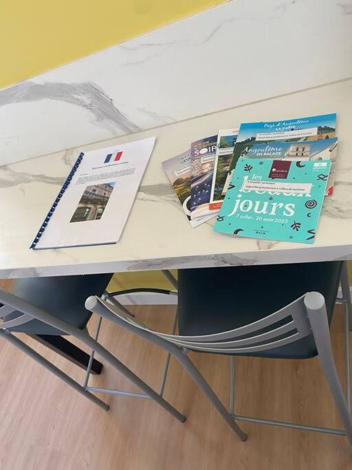 Superbe Studio Centre Ville * Clim * Wifi * Haut De Gamme * Angouleme Bagian luar foto