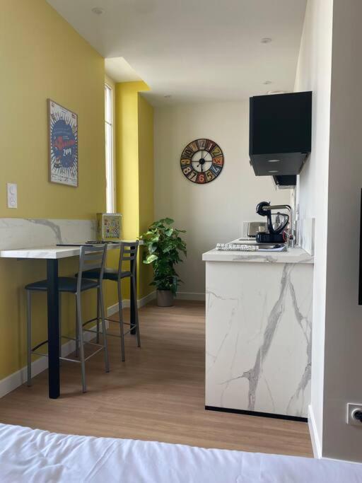 Superbe Studio Centre Ville * Clim * Wifi * Haut De Gamme * Angouleme Bagian luar foto