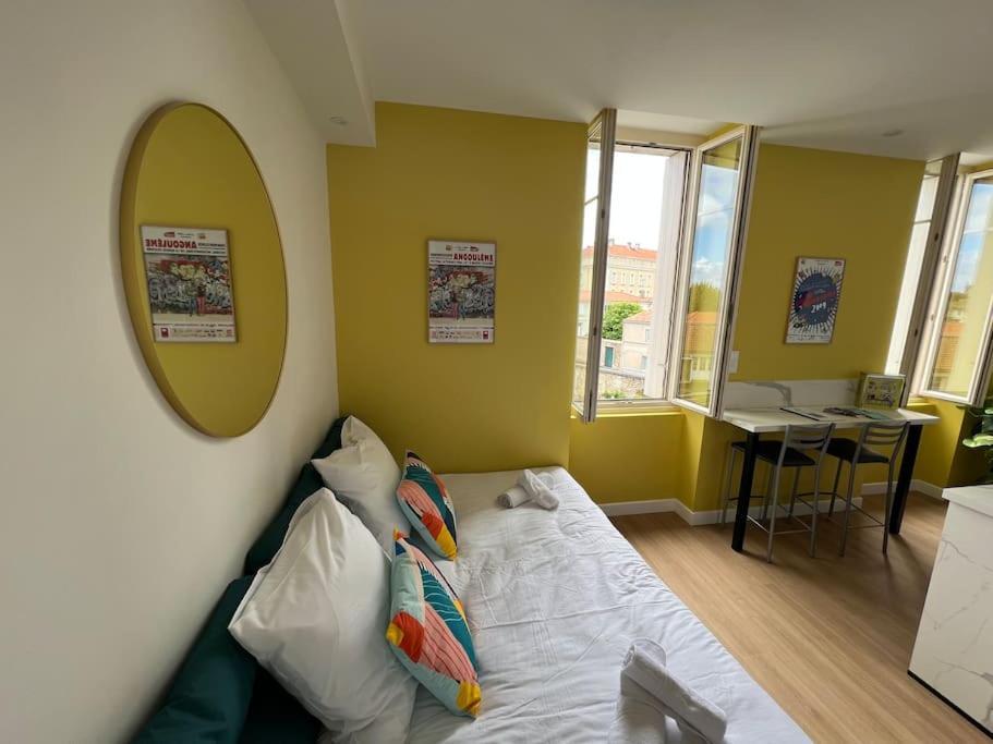 Superbe Studio Centre Ville * Clim * Wifi * Haut De Gamme * Angouleme Bagian luar foto