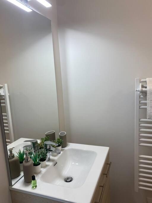 Superbe Studio Centre Ville * Clim * Wifi * Haut De Gamme * Angouleme Bagian luar foto